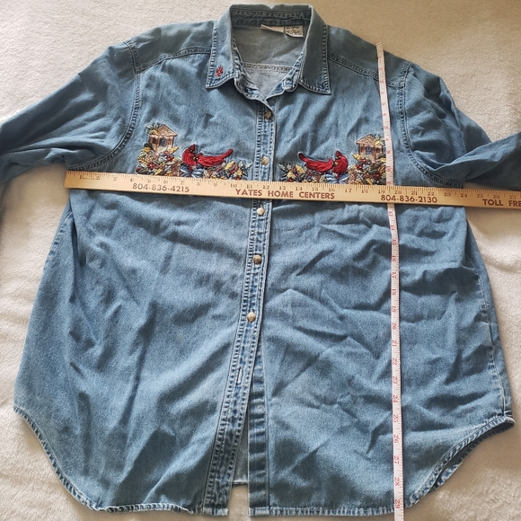 Vintage Bobbie Brooks Floral and Cardinal Embroidered Denim Shirt Womens Size XL - Picture 6 of 8